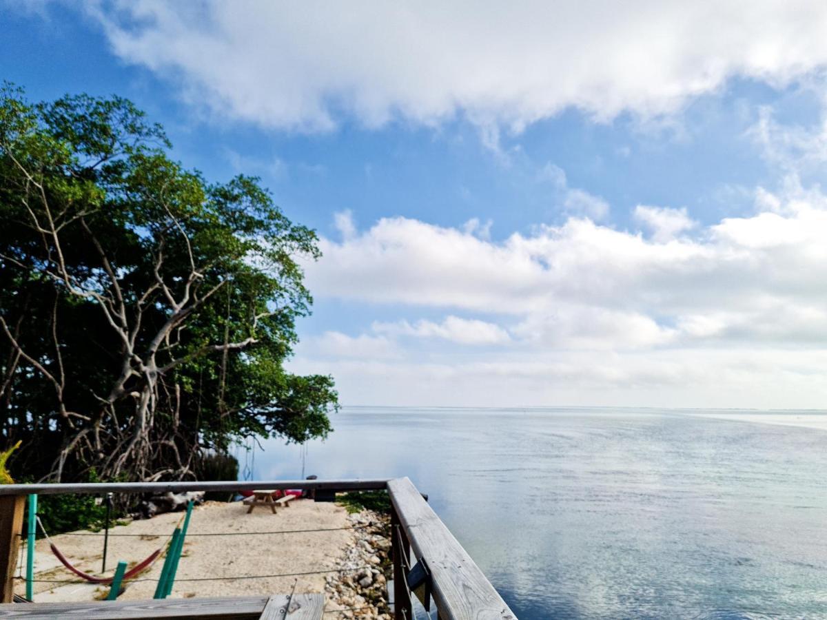 Seaside Chateau Resort Belize City Exterior photo