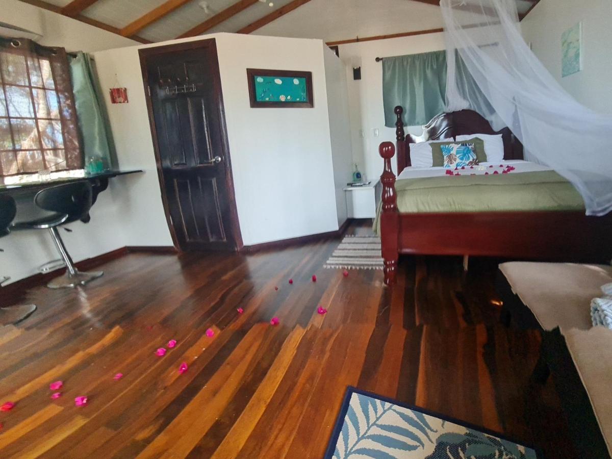 Seaside Chateau Resort Belize City Exterior photo