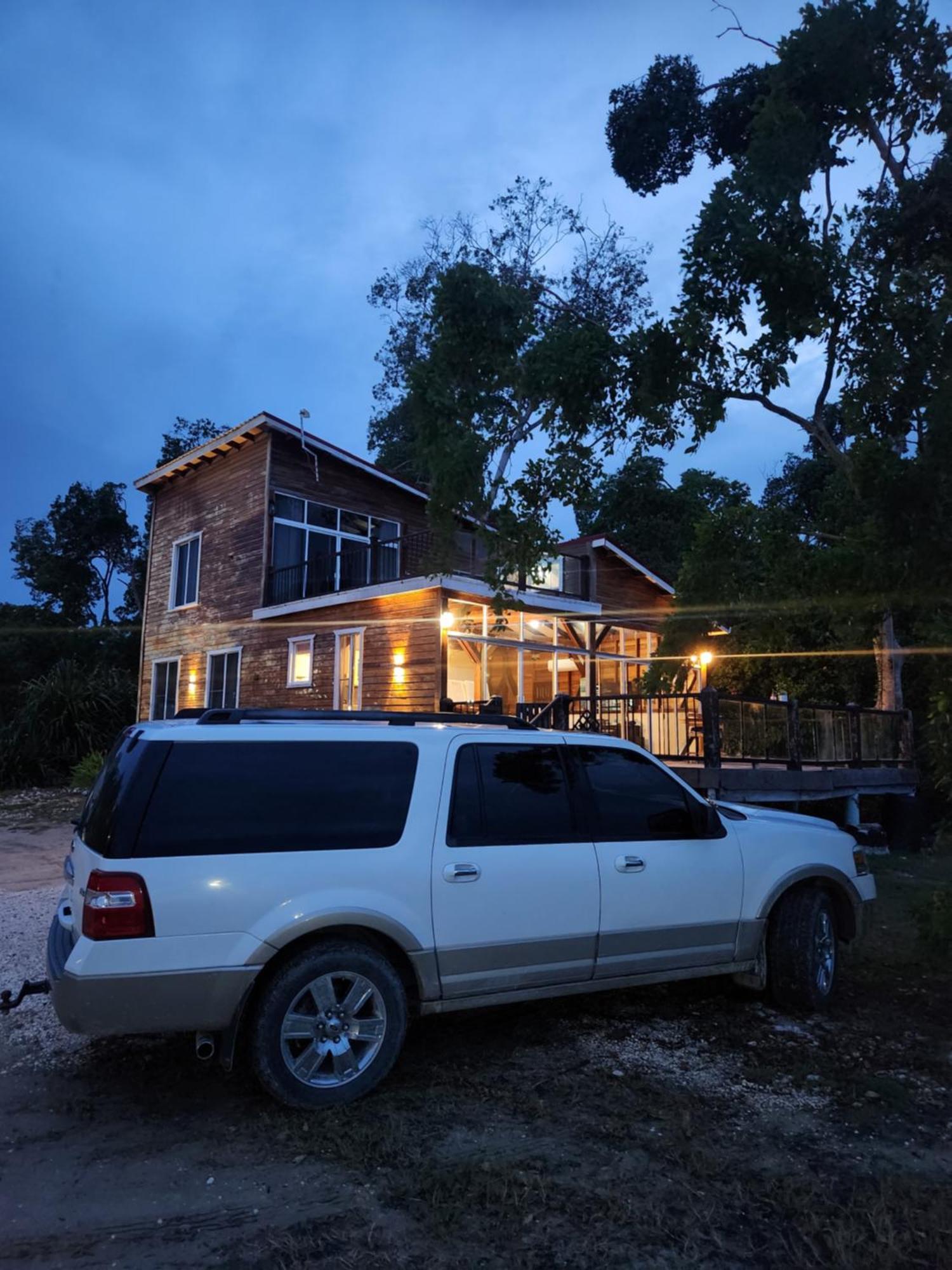 Seaside Chateau Resort Belize City Exterior photo