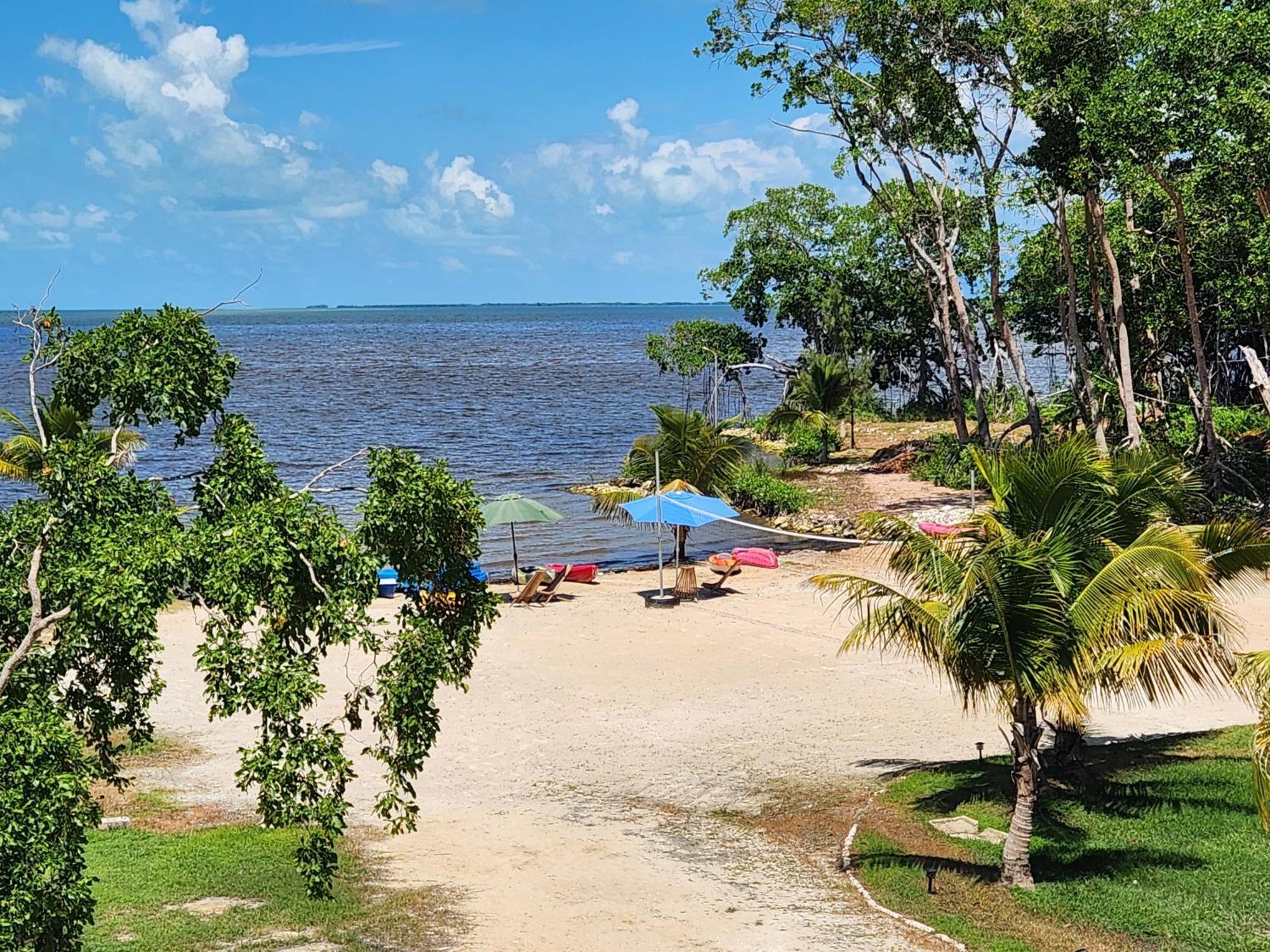 Seaside Chateau Resort Belize City Exterior photo
