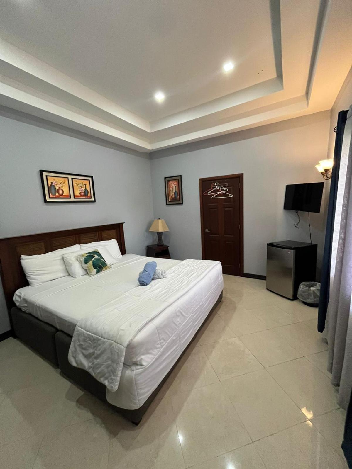 Seaside Chateau Resort Belize City Exterior photo